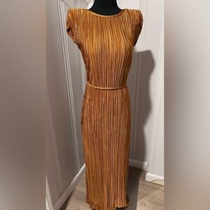 Sincerely Jules Gold Mustard color dress with shoulder pads sz XS